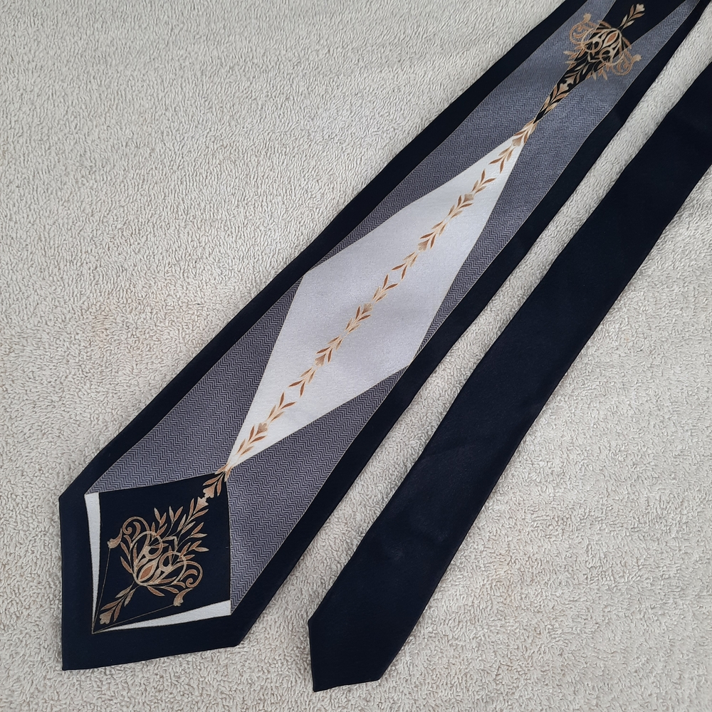 Pierre Cardin Black and Gold Designer Silk Men's Necktie - Picture 7 of 8